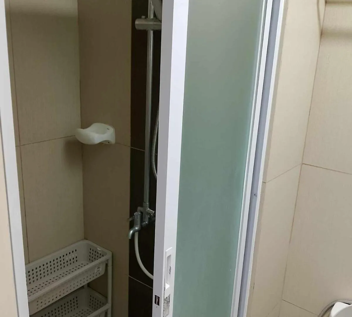Affordable Unit Near Moa Walking Distance To Picc Apartment Manila