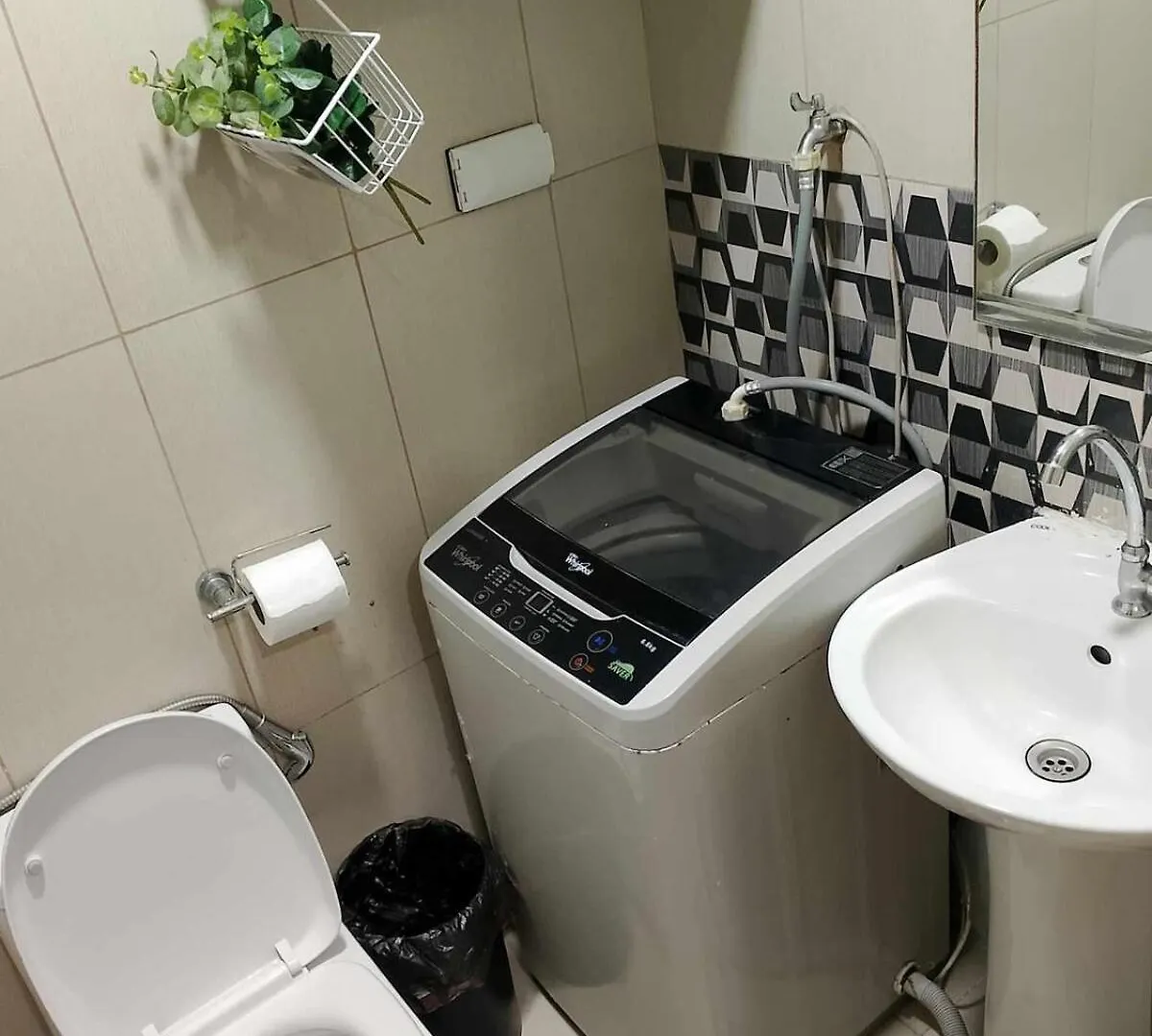 Affordable Unit Near Moa Walking Distance To Picc Apartment Manila